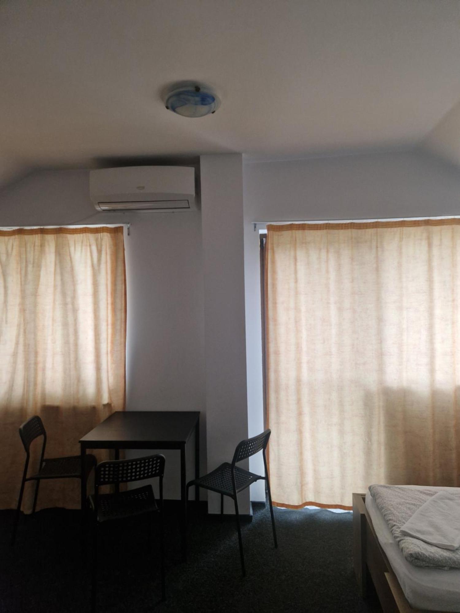 Bigcitty Rooms Cluj-Napoca Chambre photo